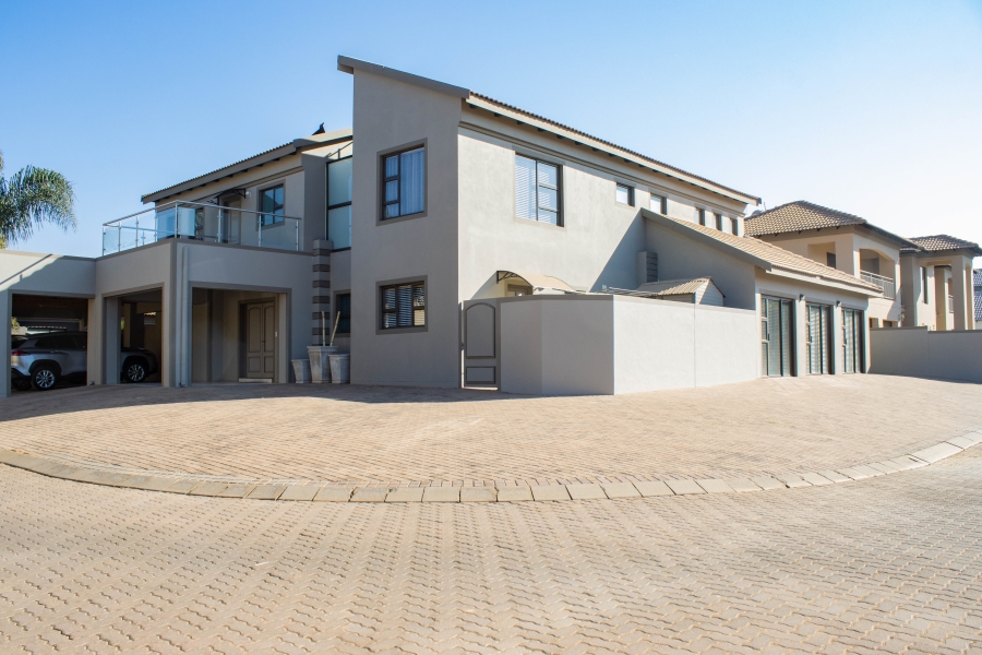 7 Bedroom Property for Sale in Melodie North West